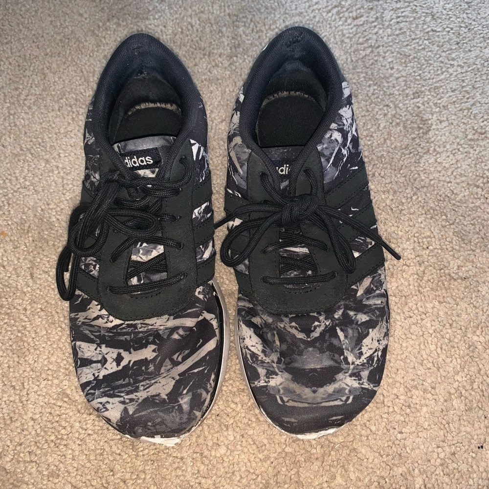 Adidas lite race runner marble sneakers
